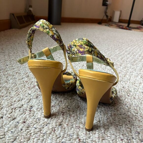 Anthropologie | Seychelles vintage style heels with botanical silk | size 6 - Picture 5 of 7